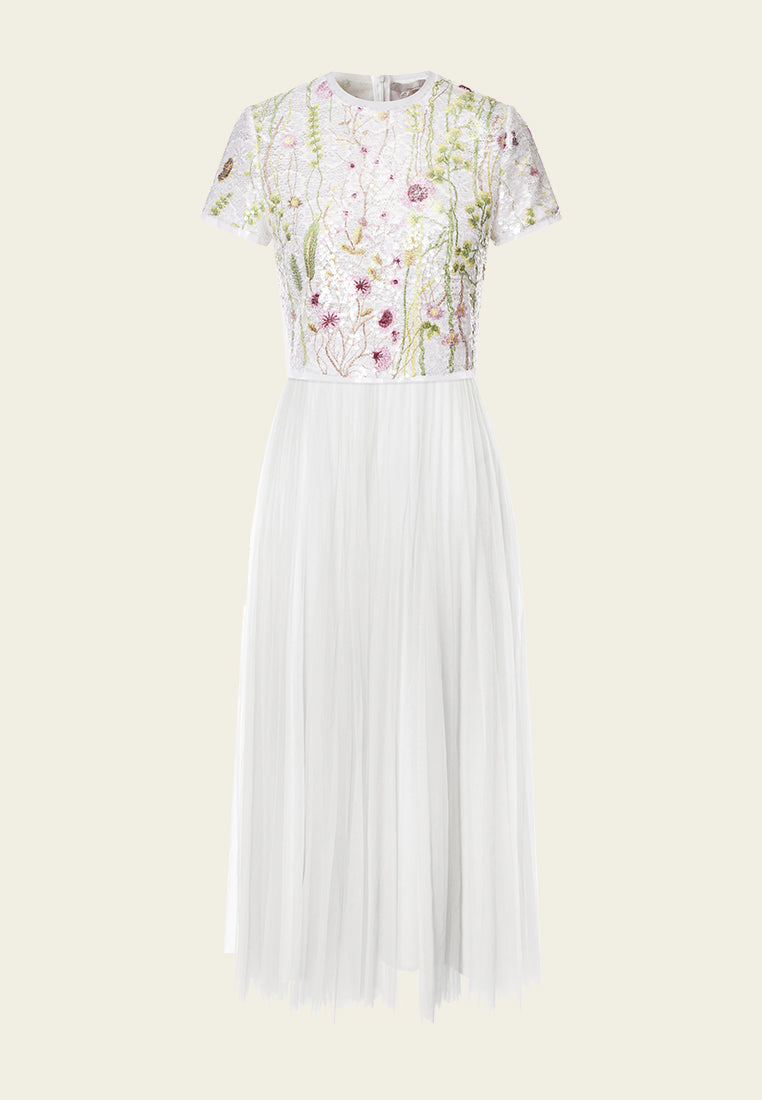 MOISELLE White Floral Embroidered & Mesh Two-pieces Gown MOISELLE White Floral Embroidered & Mesh Two-pieces Gown