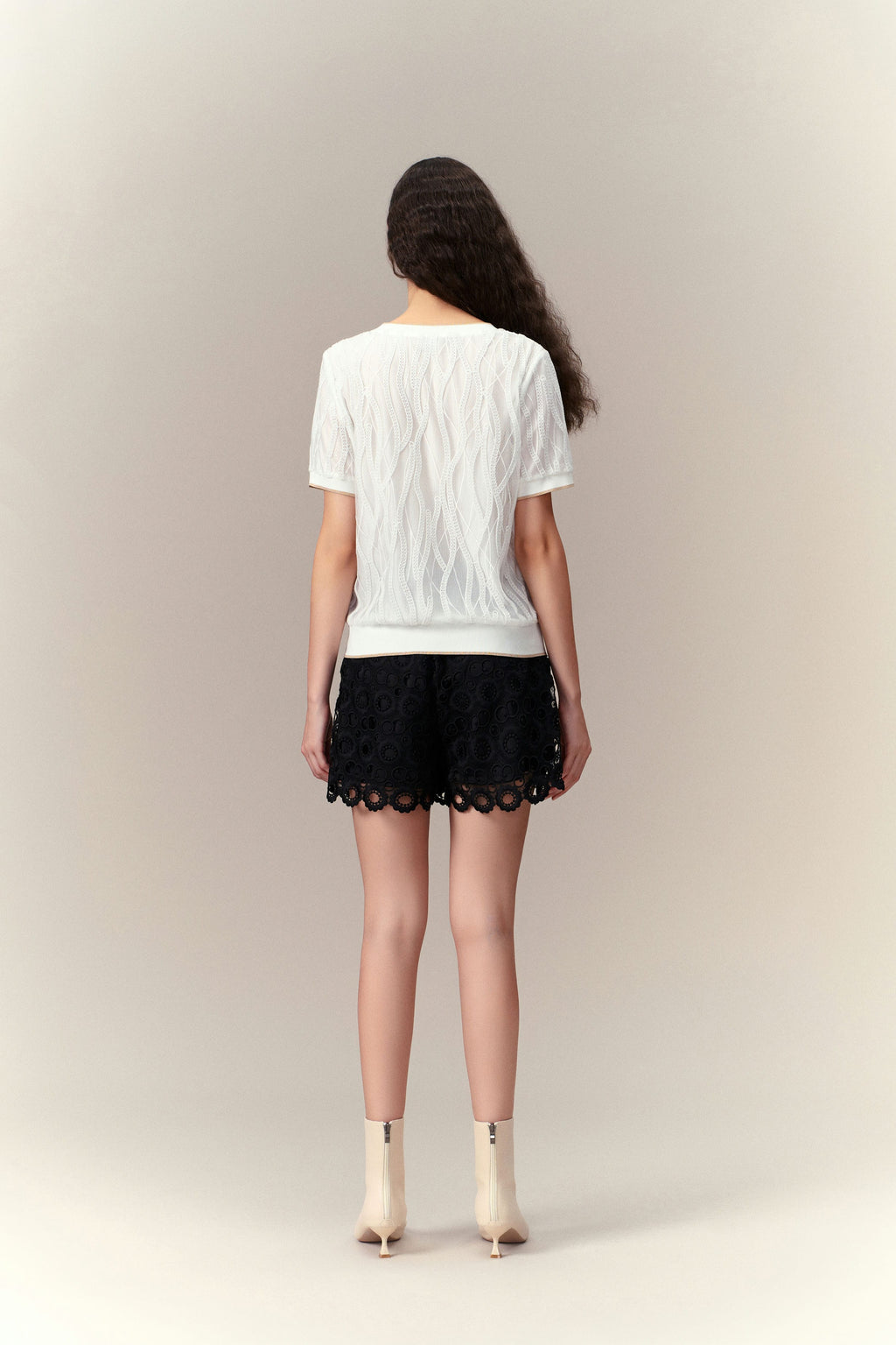 MOISELLE Ribbed Hem Mesh Top
