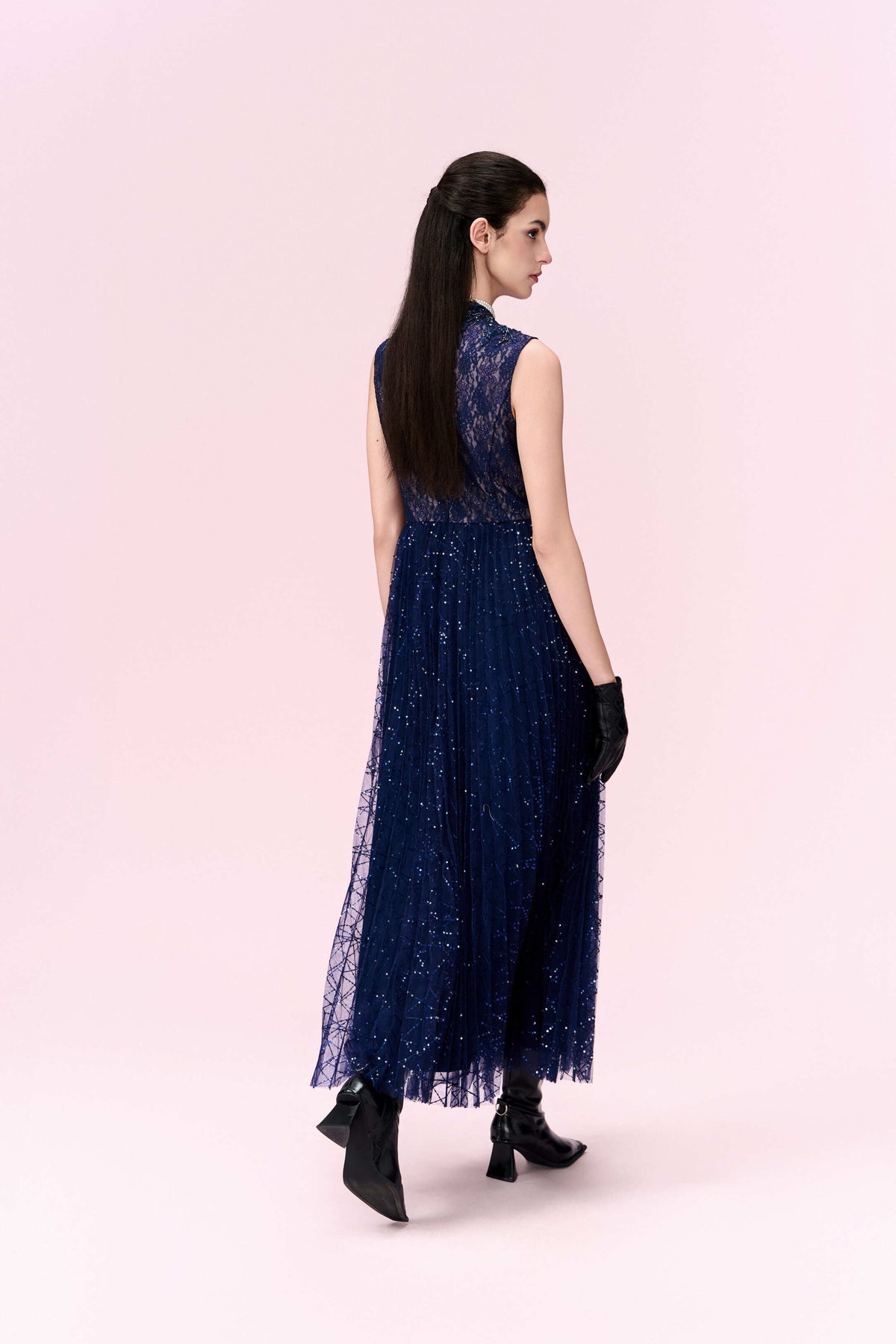 Appliqué Pleated-detail Lace Maxi Dress