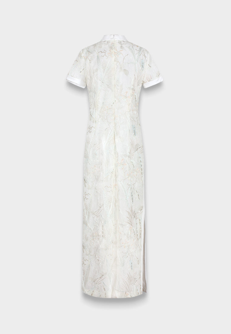 Petal Whisper Qipao