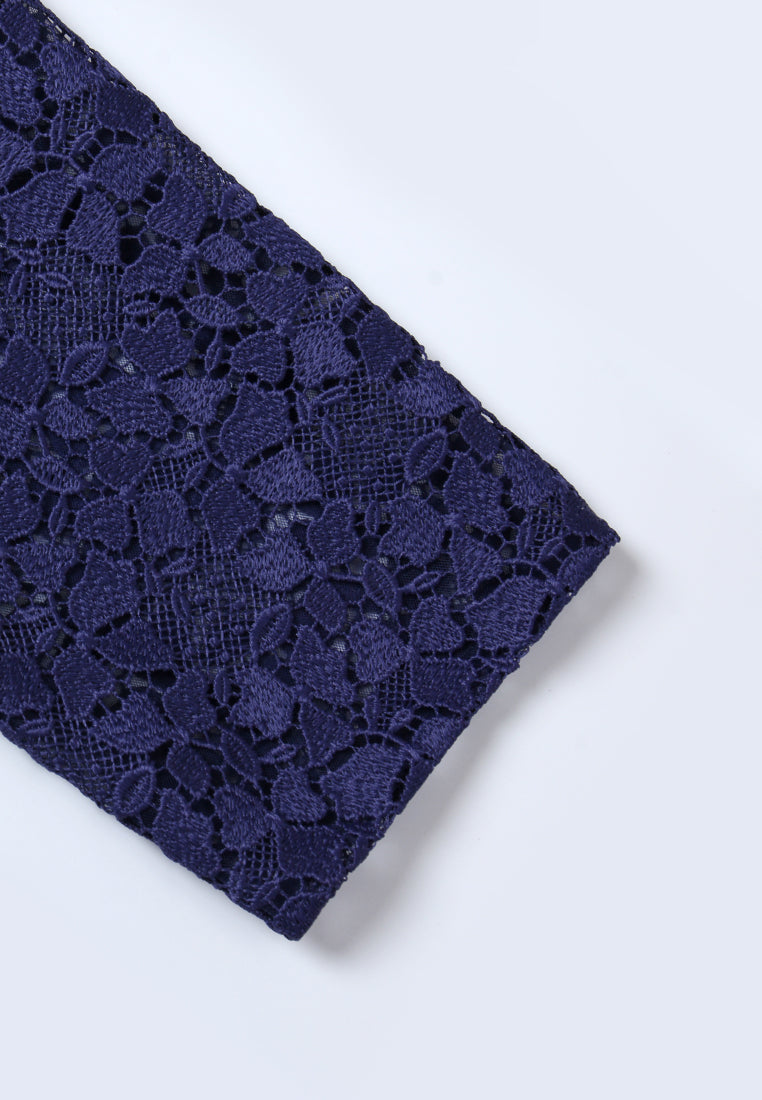 Robe en Dentelle Bleu Nuit à Boutons