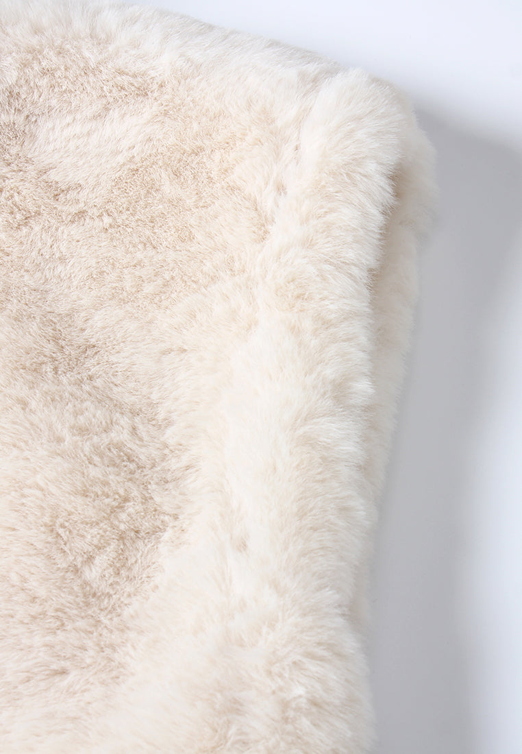 Snowflake Crème Fur Cape