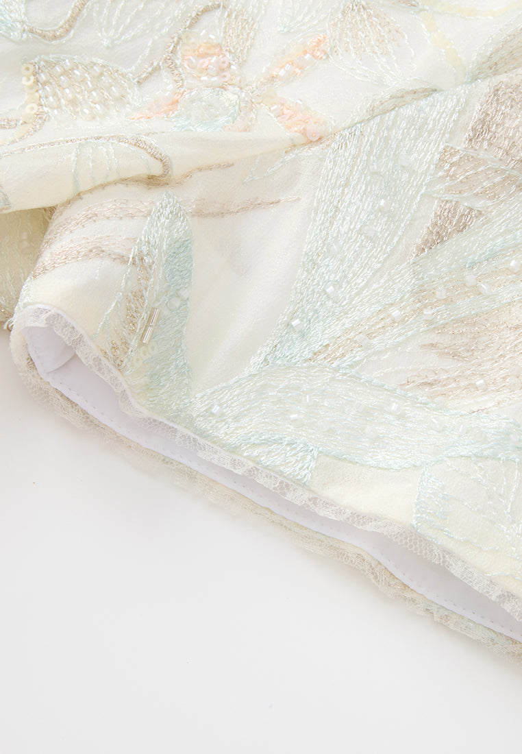 Embellished Floral-embroidery Cheongsam