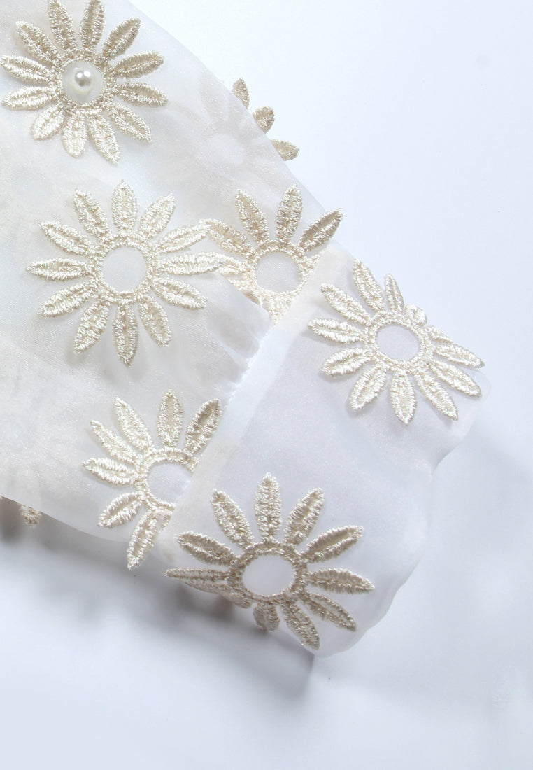 Ivory Daisy Embroidered Blouse