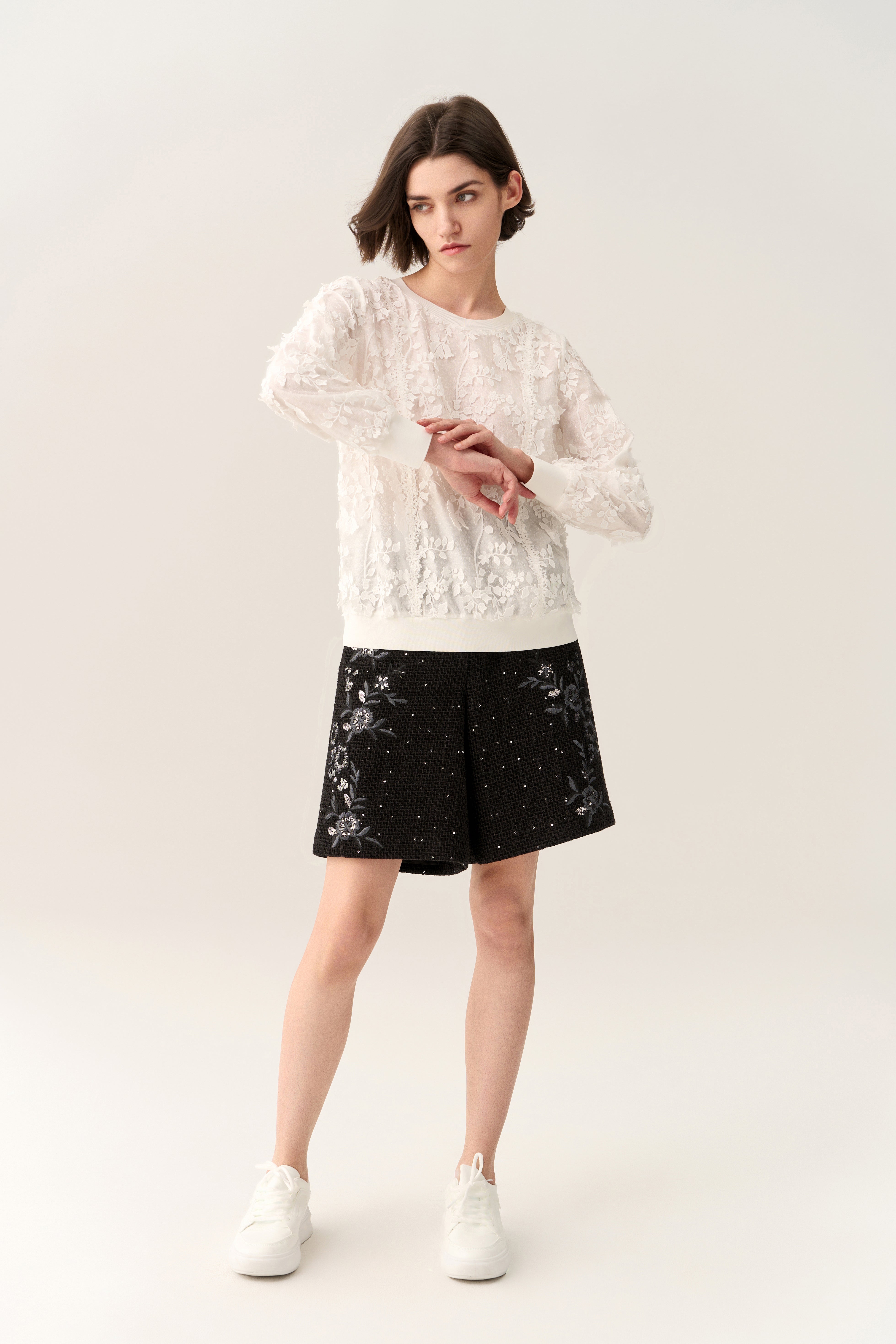 Lace 3D Flower Ribbed-hem Shirt