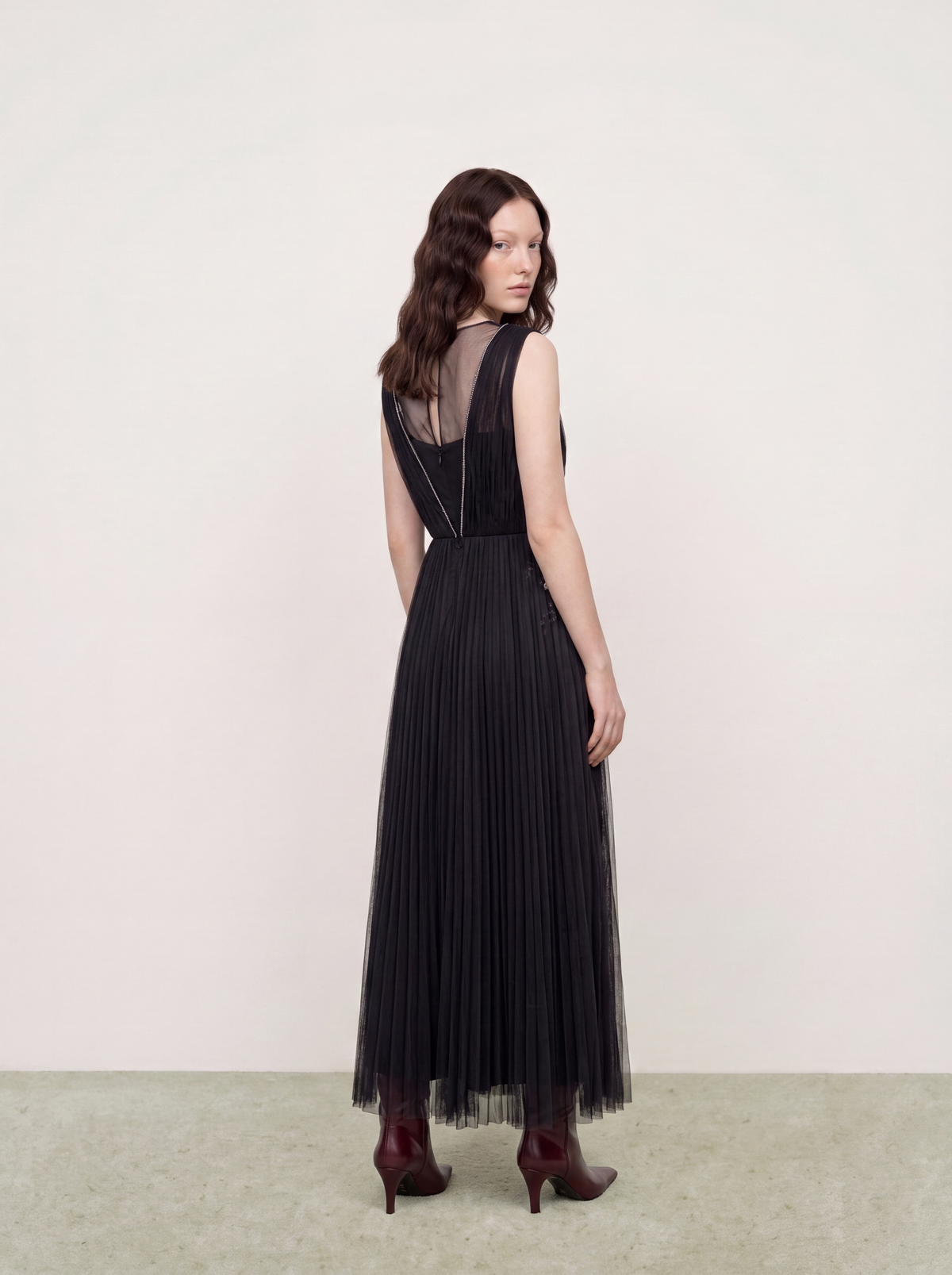 Noir Florale Sérénité Gown