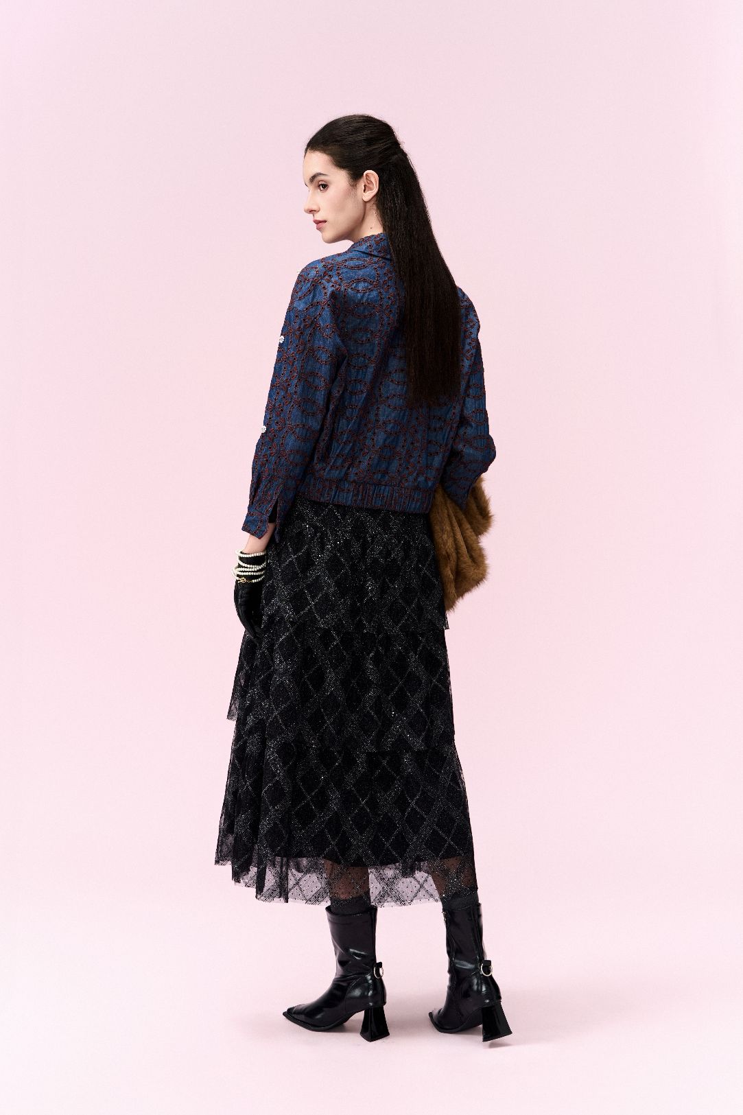 Scallop Hollow-Carved Jacket