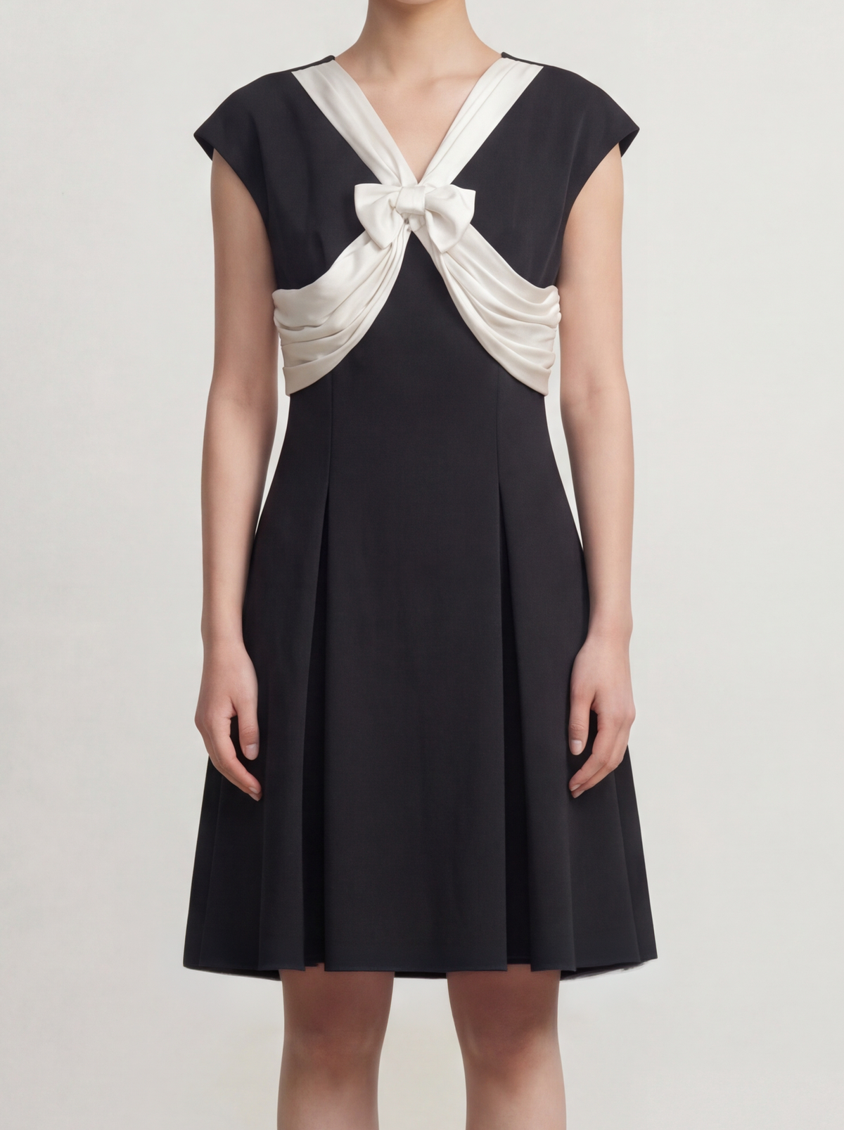 Noir Majesté Bow Dress
