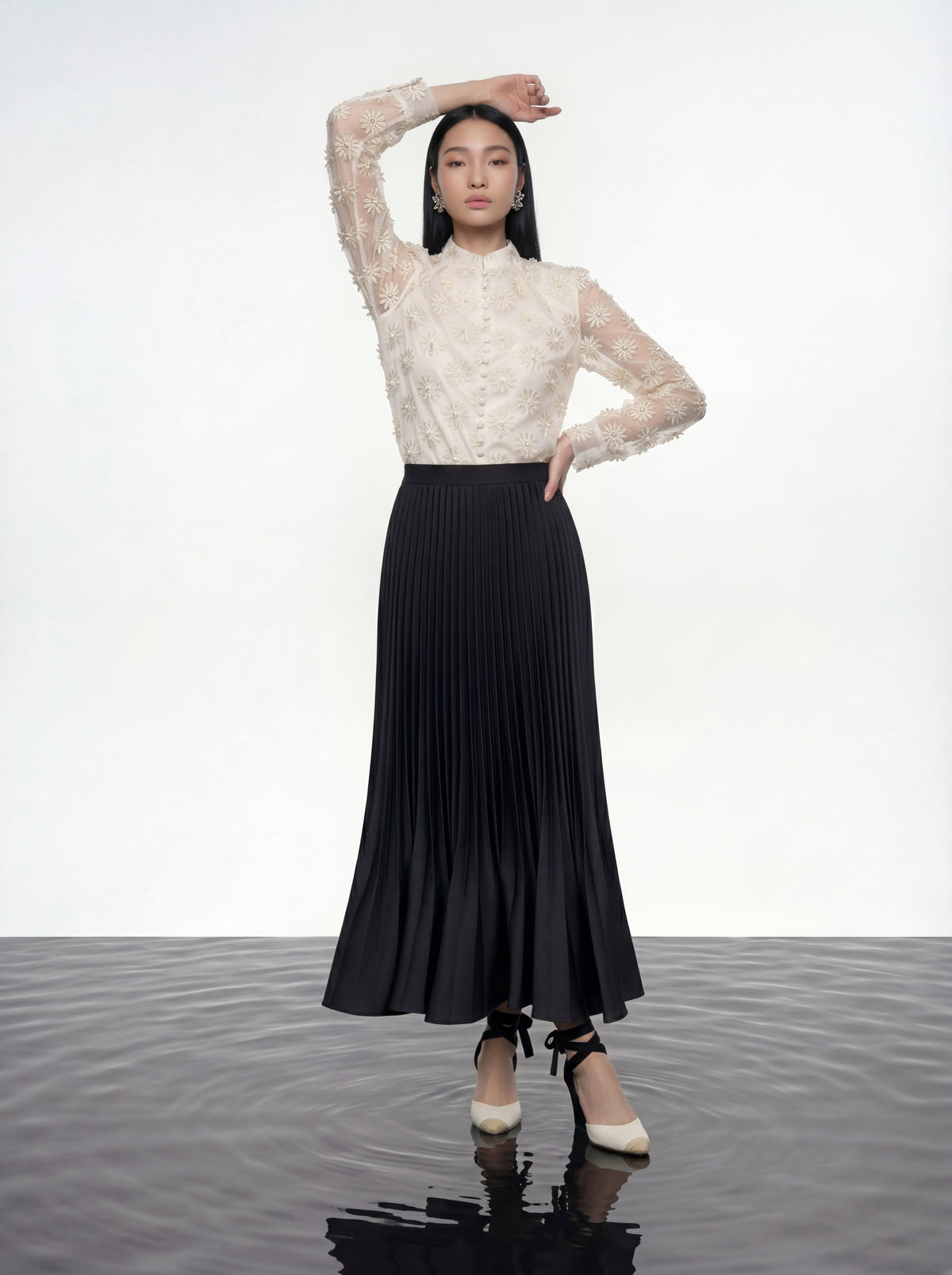 Ivory Daisy Embroidered Blouse