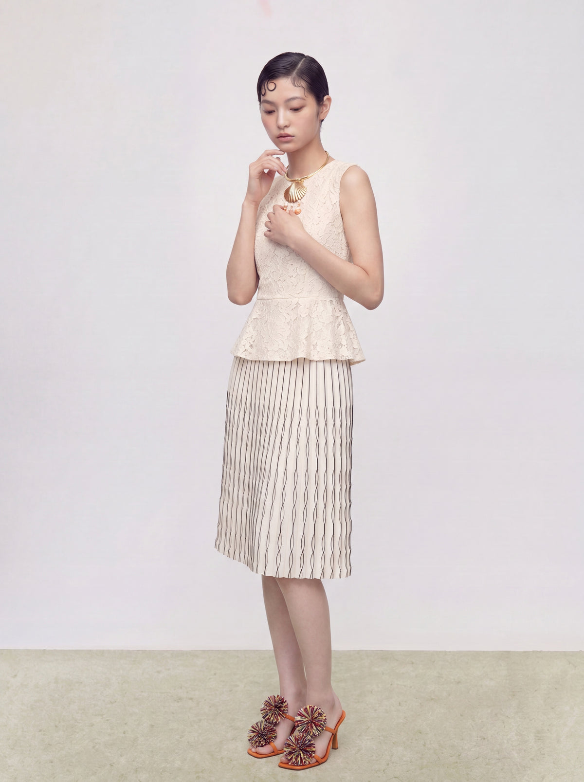 Dentelle Peplum Top