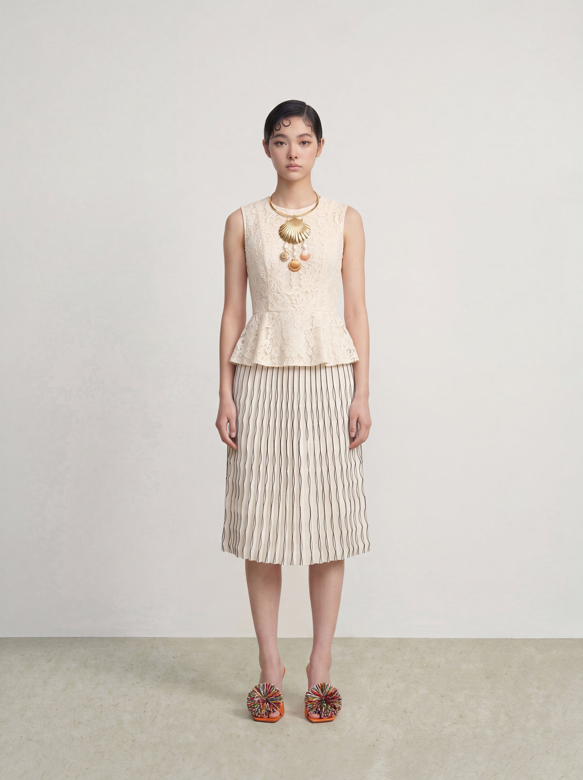 Dentelle Peplum Top