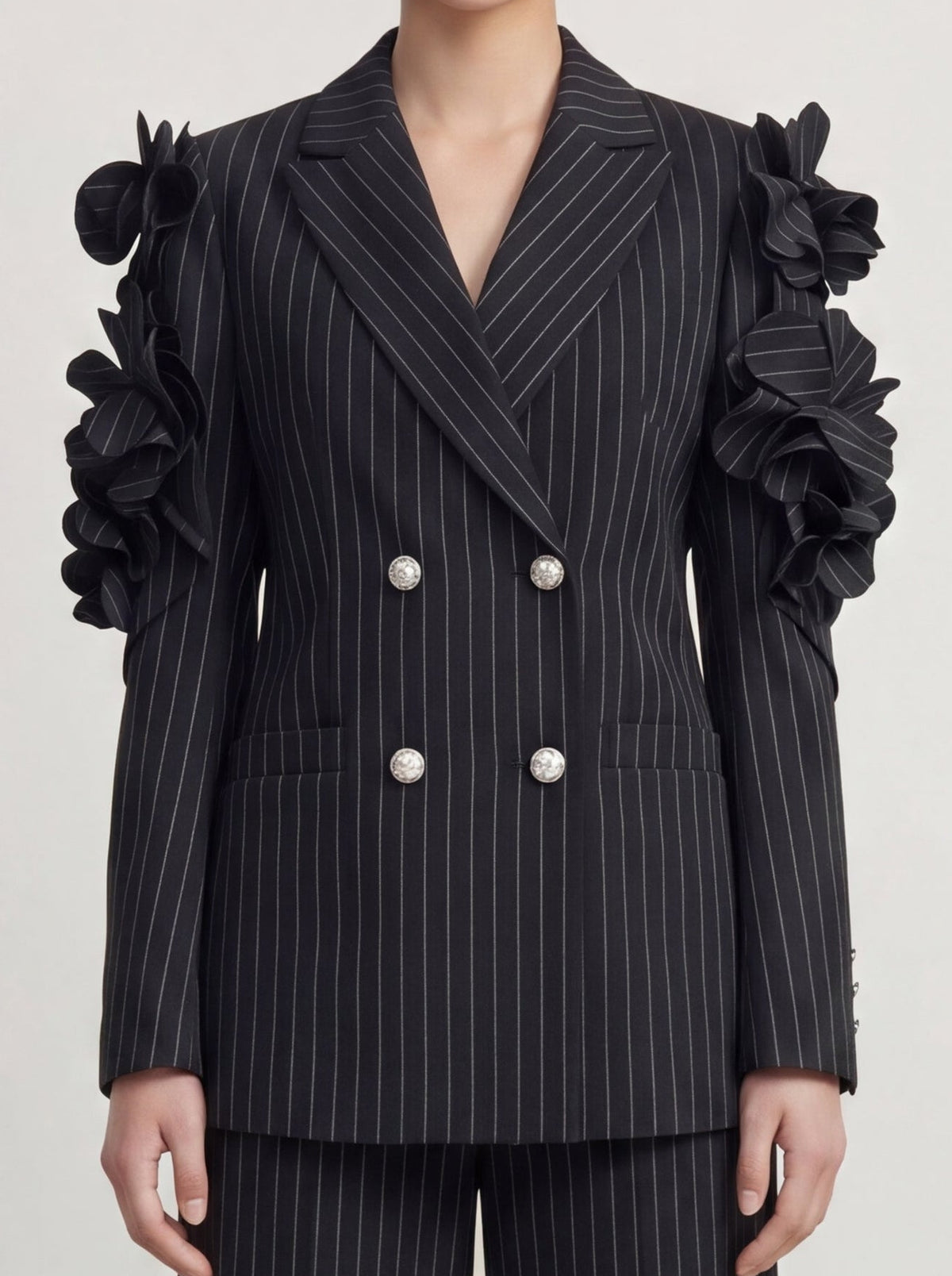 Étoile Moderne Pinstripe Suit