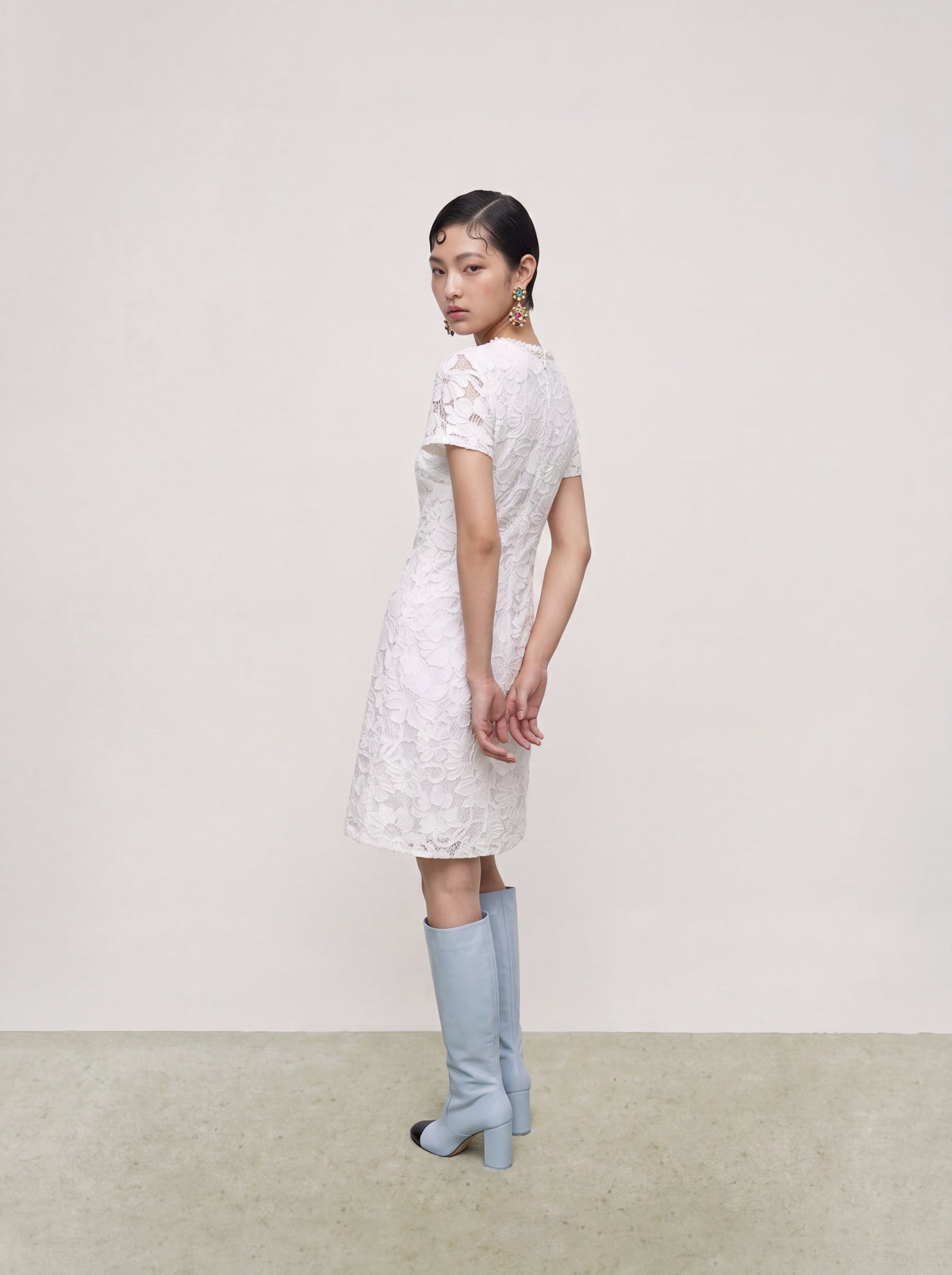 Blanc Élégance Florale Dress