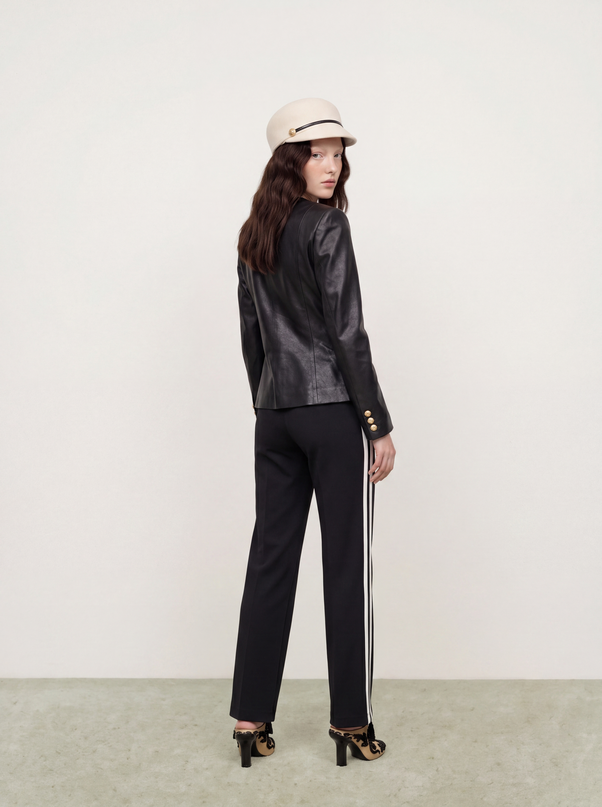 Noir Cuir Bouton Doré Jacket