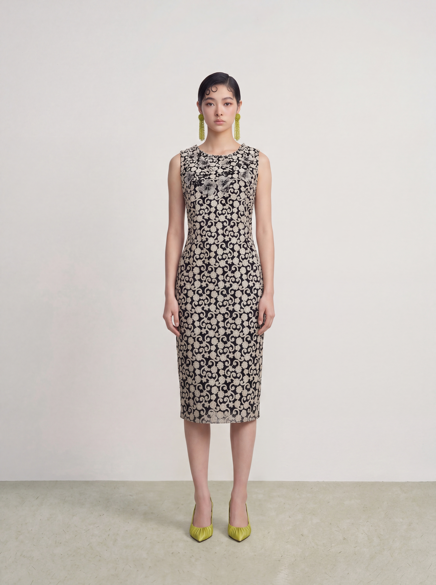 Noir Dentelle Ivoire Arabesque Dress
