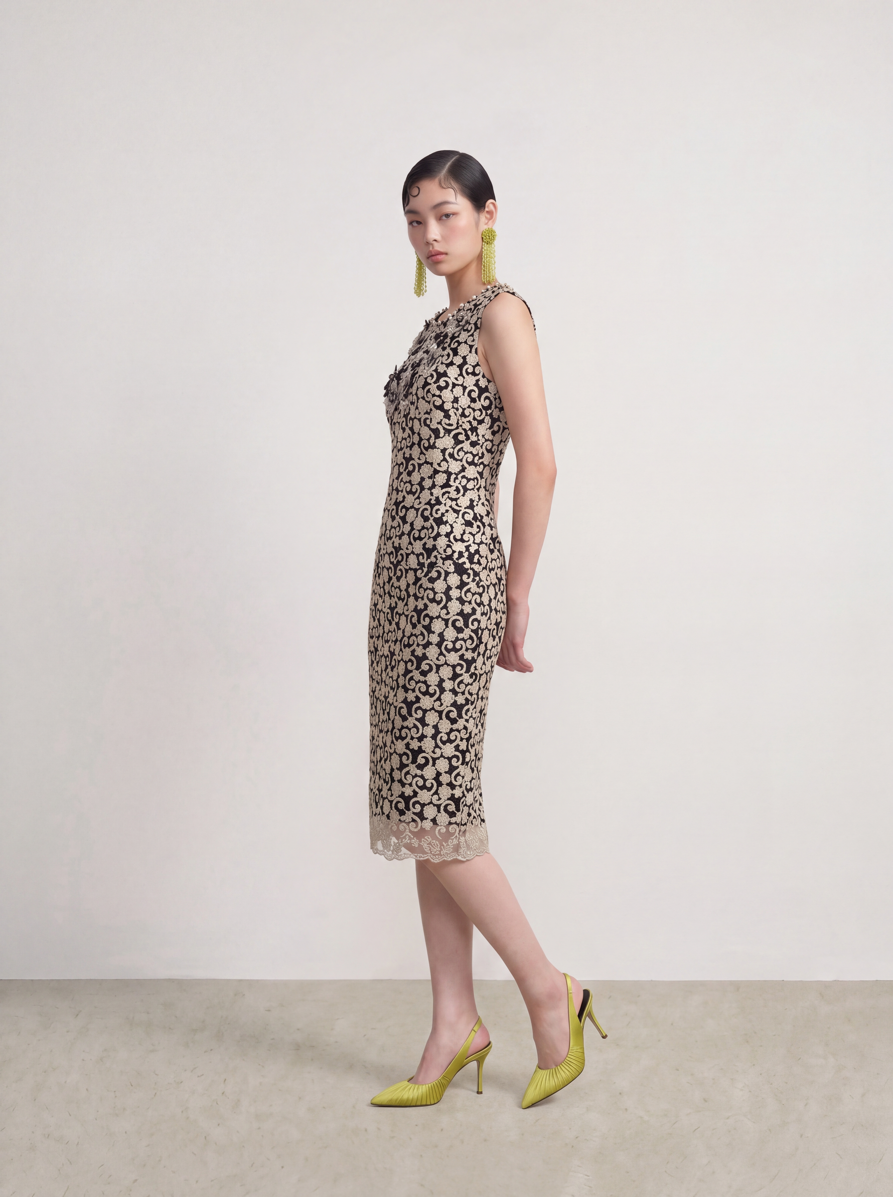 Noir Dentelle Ivoire Arabesque Dress