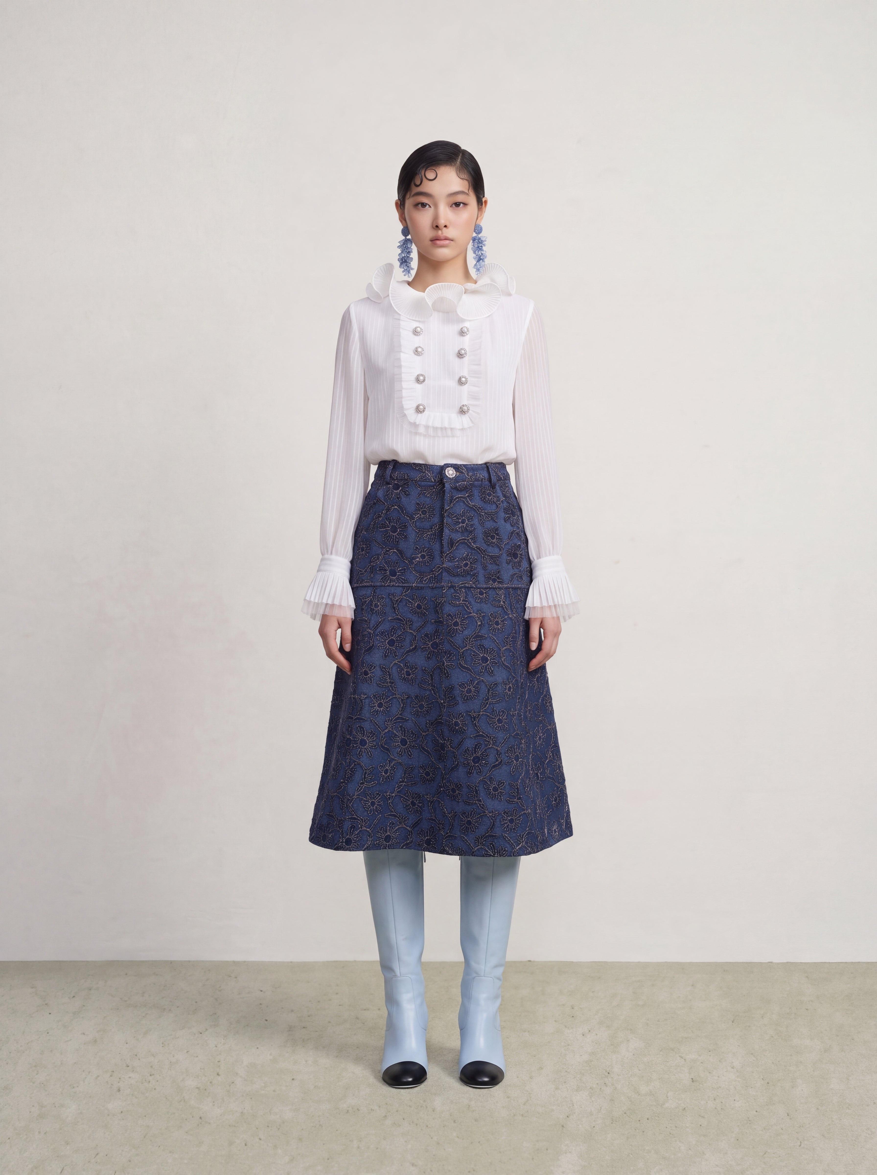 Blanc Plissé Élégance Blouse
