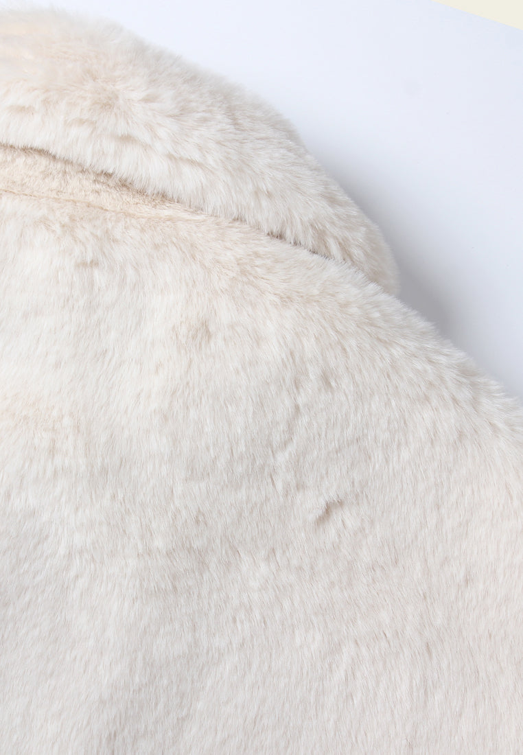Snowflake Crème Fur Cape