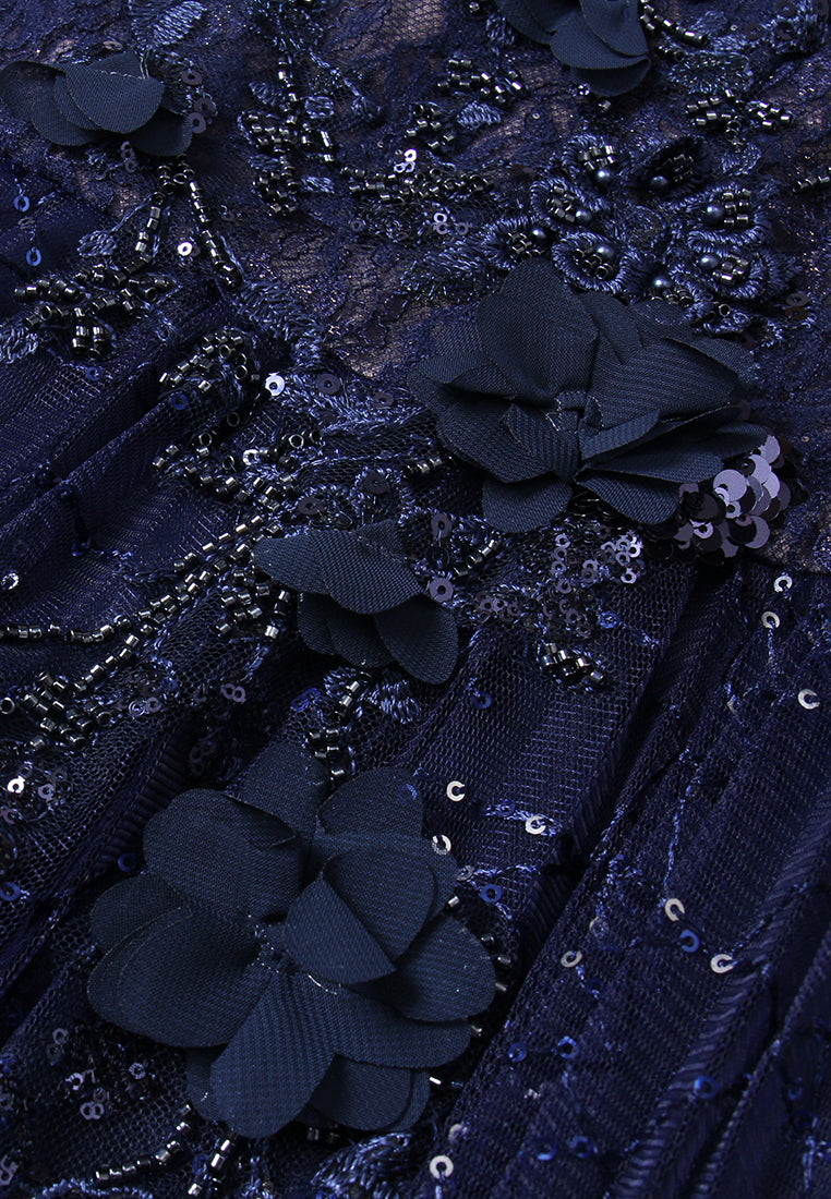 Appliqué Pleated-detail Lace Maxi Dress