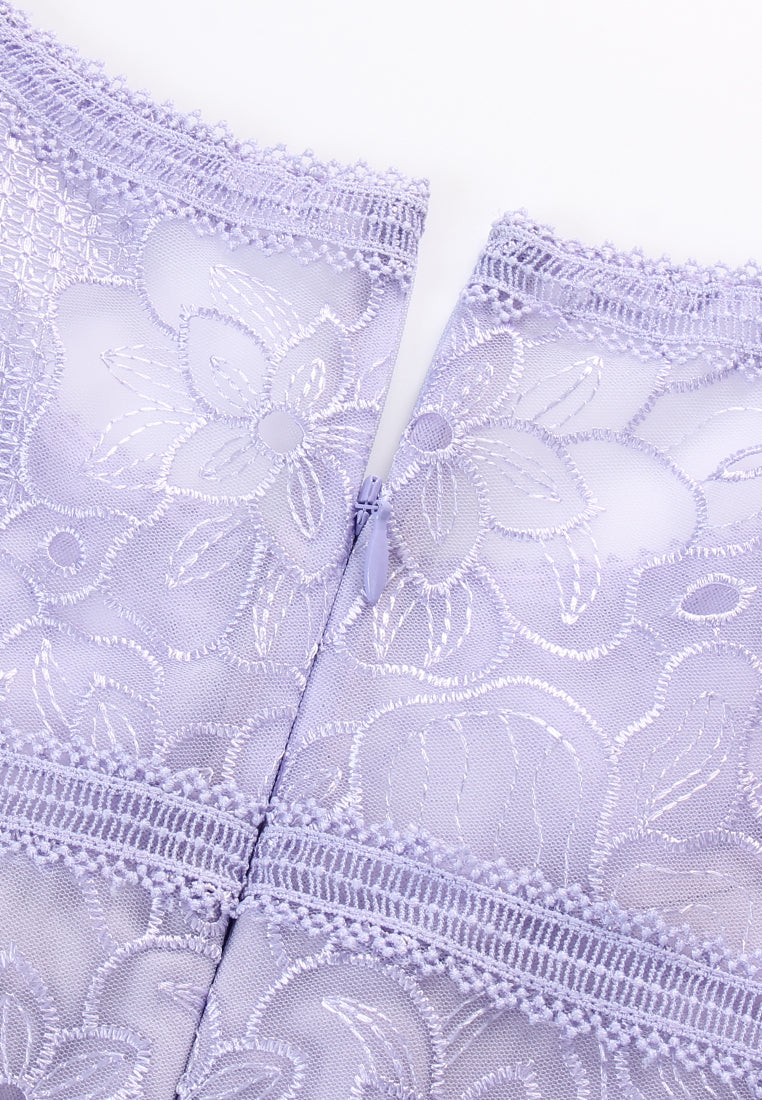 Lavande Dentelle Jardin Dress