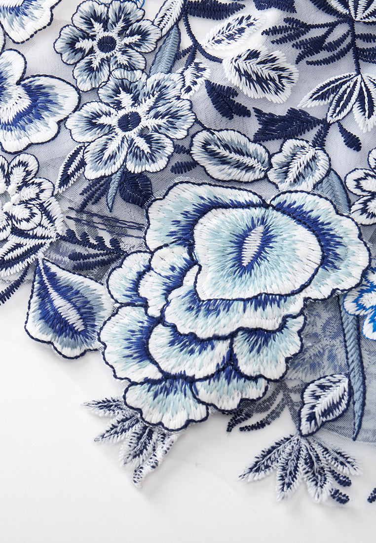 Crystal-detail 3D Flower Lace Dress