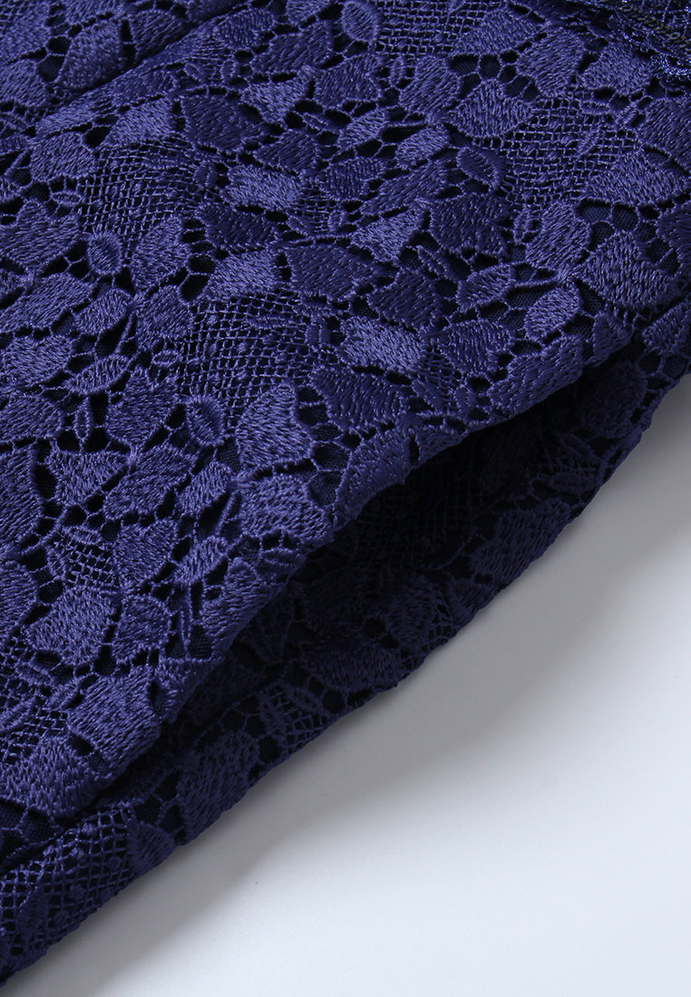 Robe en Dentelle Bleu Nuit à Boutons