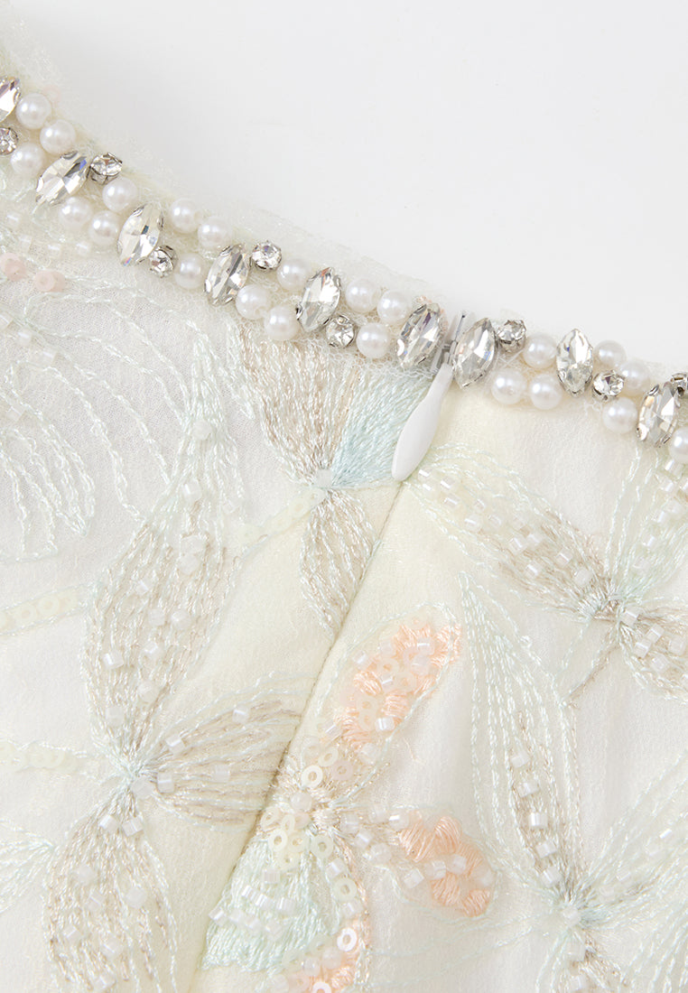 Embellished Floral-embroidery Cheongsam