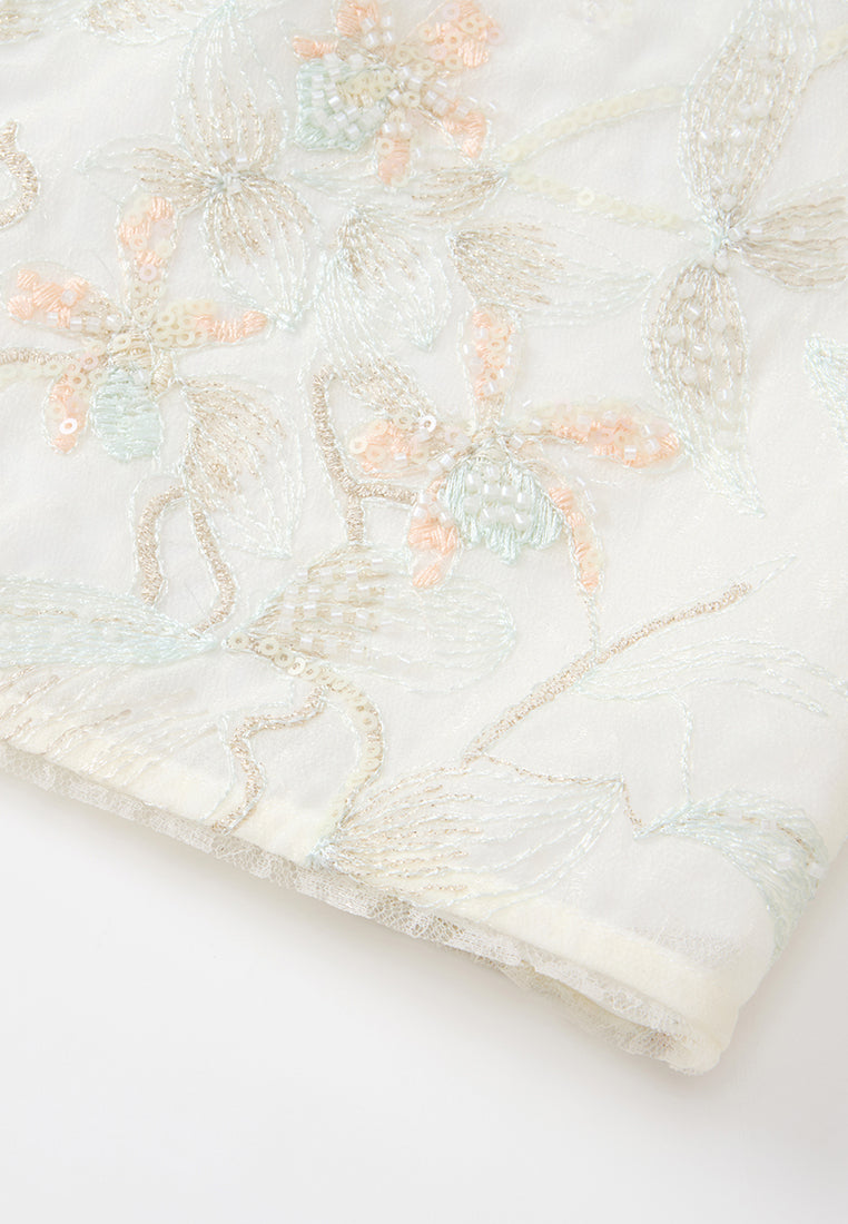 Embellished Floral-embroidery Cheongsam