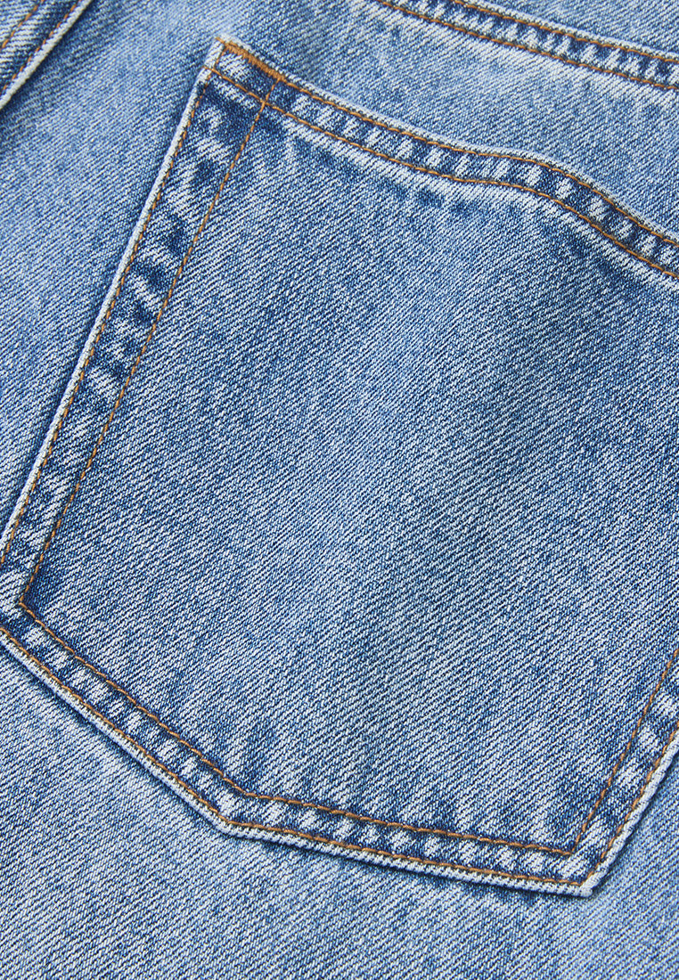 Frayed Side Seam Straight-leg Washed Jeans