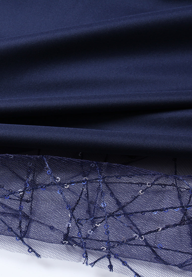 Appliqué Pleated-detail Lace Maxi Dress