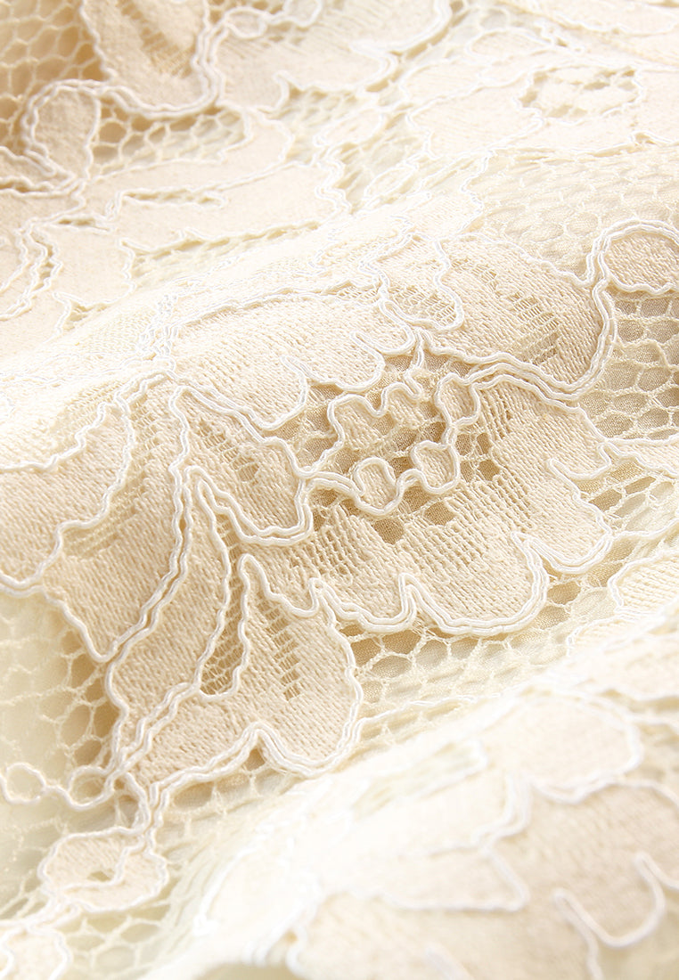 Dentelle Peplum Top