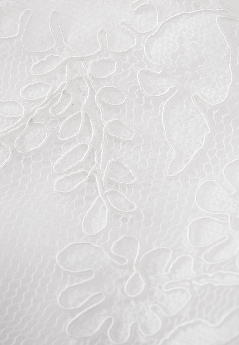 Embellished Shoulder White T-shirt - MOISELLE