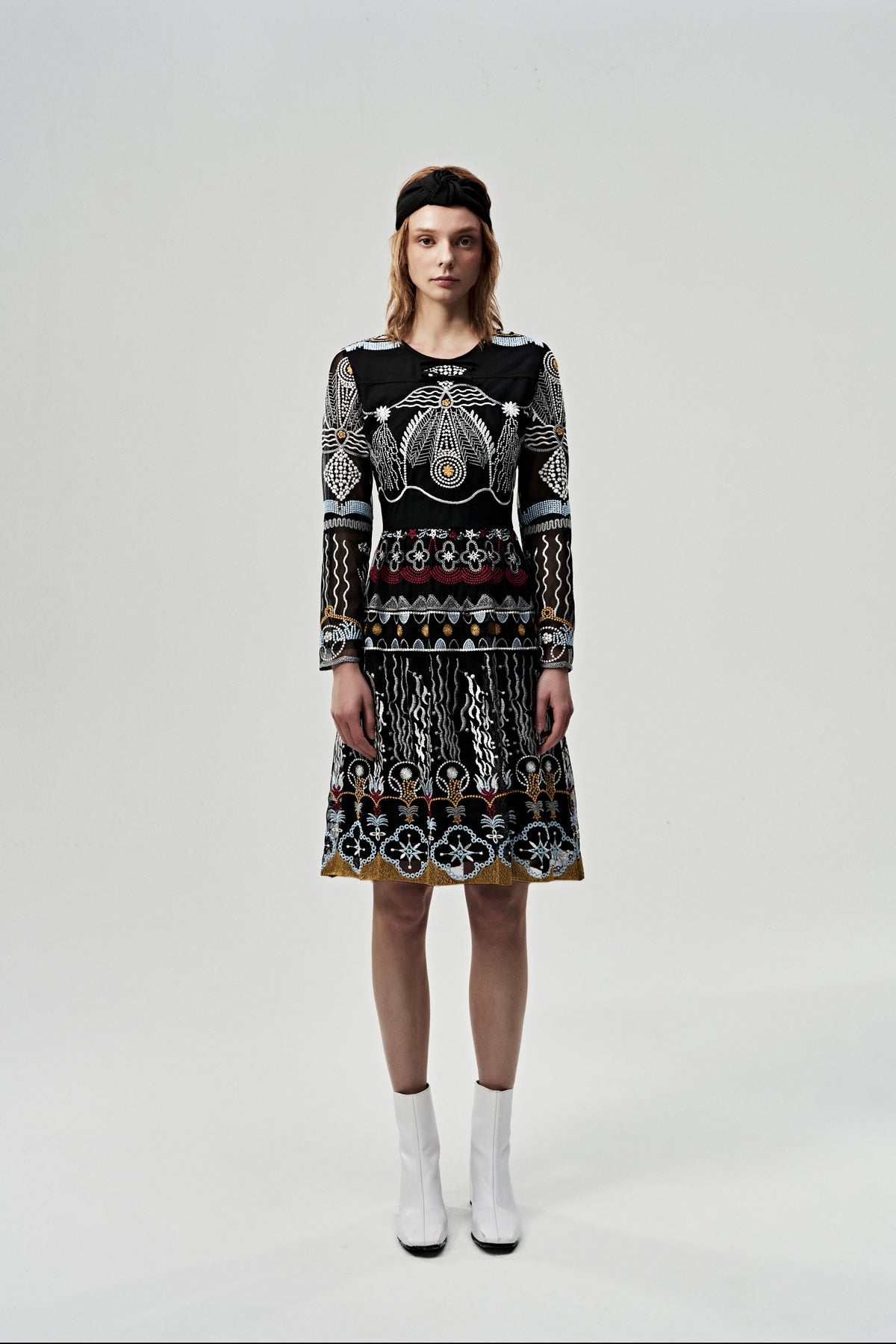 Black Vintage 80's Tribal Pattern Black Long Sleeve Knee-length Dress MOISELLE Black Vintage 80's Tribal Pattern Black Long Sleeve Knee-length Dress MOISELLE